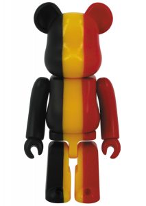 Bearbrick Art Toy con diseño dela Bandera de Bélgica