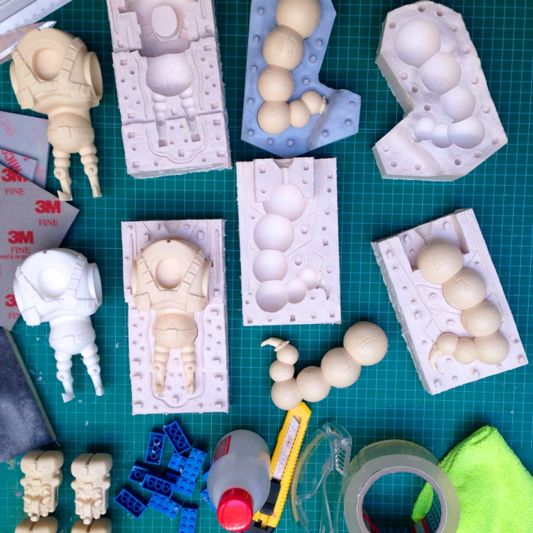 6 Forest Burbag Moldes Rultron Art Toy