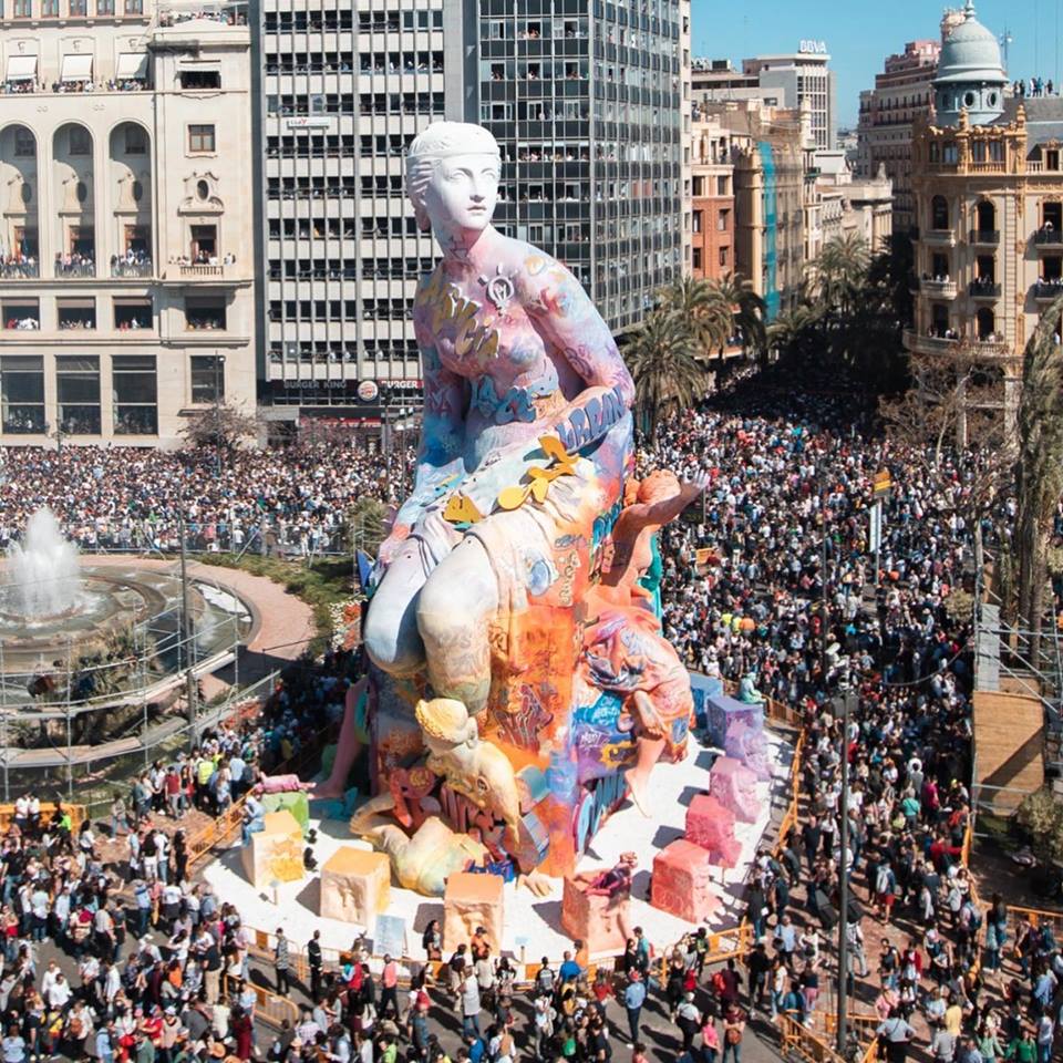 Pichiavo urban mythology fallas art toy exposición