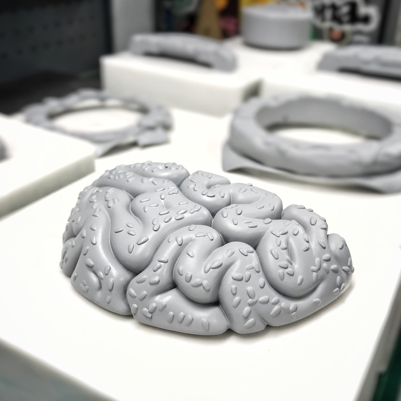 McBrain Emilio Garcia Escultura Art Toy Resina