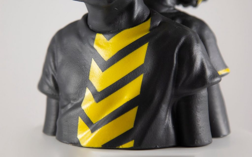 Hope Serious Yellow Moi Martos Feeble Freaks